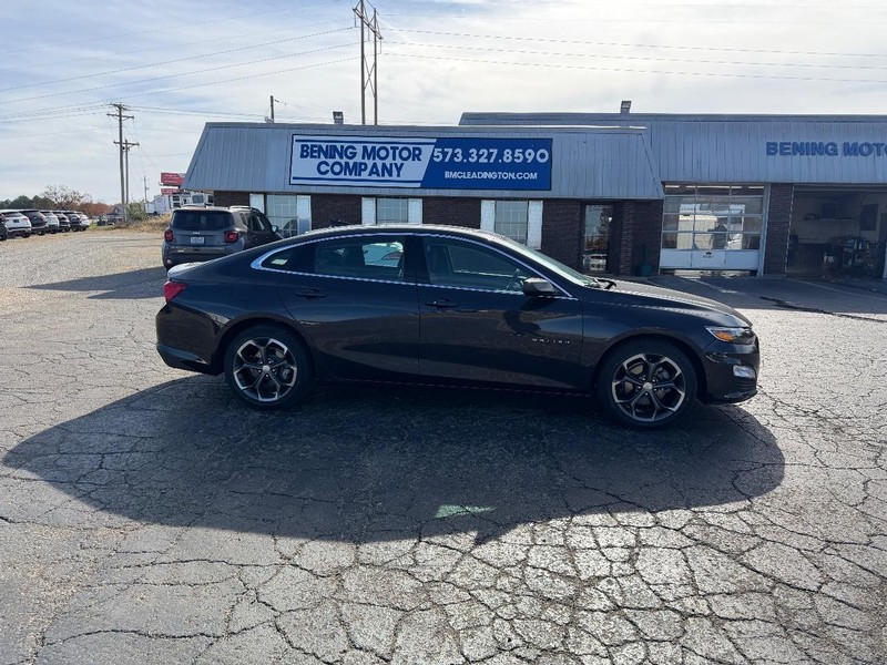 Chevrolet Malibu Vehicle Image 02