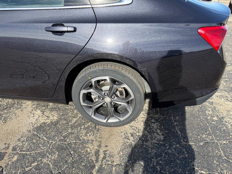 Chevrolet Malibu Vehicle Image 06