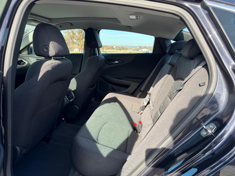 Chevrolet Malibu Vehicle Image 07