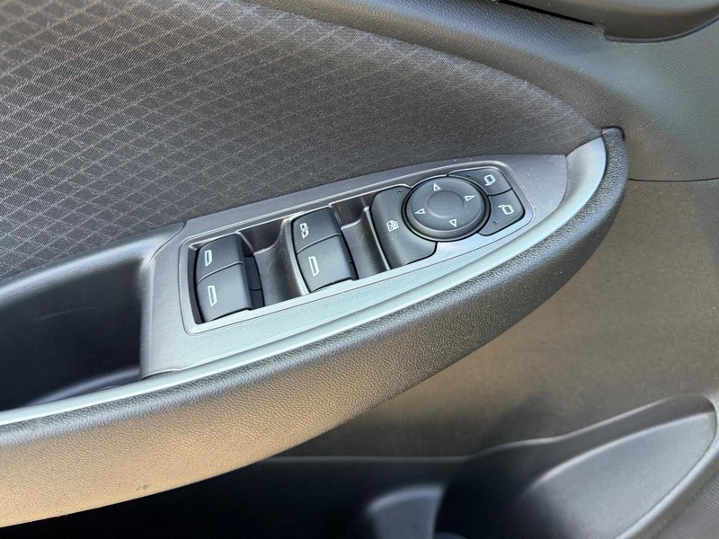 Chevrolet Malibu Vehicle Image 17