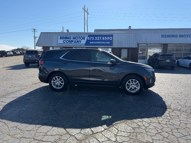Chevrolet Equinox Vehicle Image 02