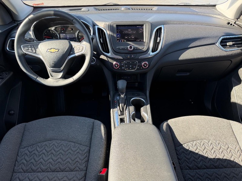 Chevrolet Equinox Vehicle Image 09