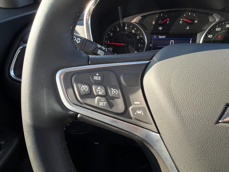 Chevrolet Equinox Vehicle Image 11