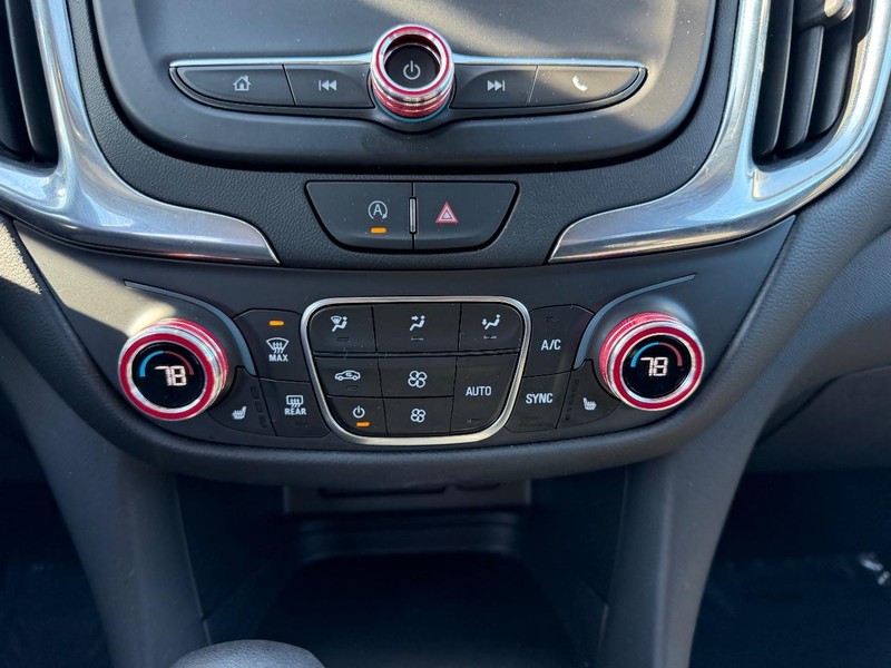 Chevrolet Equinox Vehicle Image 14