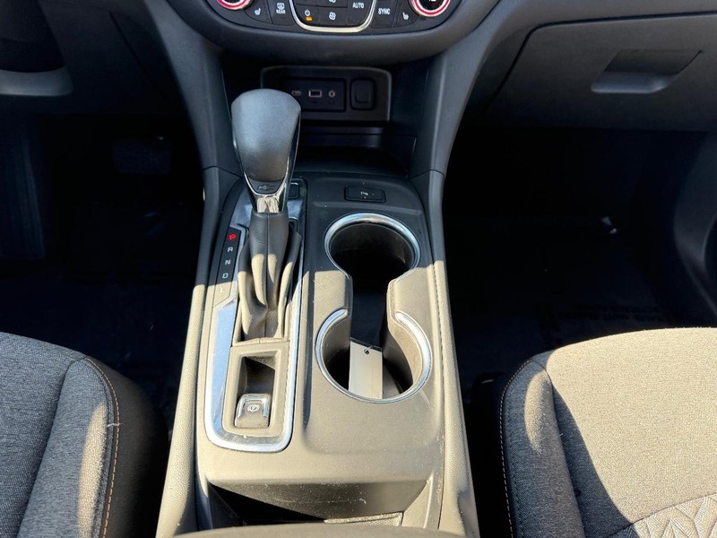 Chevrolet Equinox Vehicle Image 15