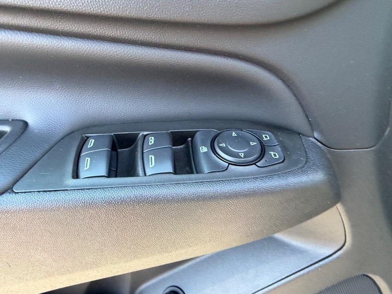 Chevrolet Equinox Vehicle Image 17