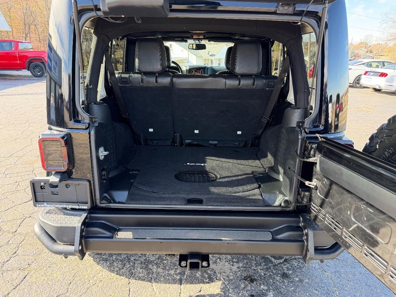 Jeep Wrangler Unlimited Vehicle Image 05