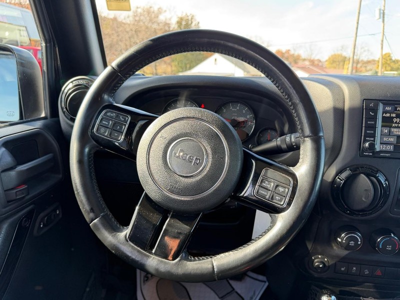 Jeep Wrangler Unlimited Vehicle Image 09