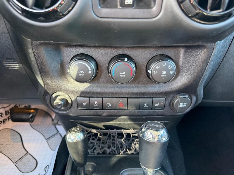 Jeep Wrangler Unlimited Vehicle Image 13