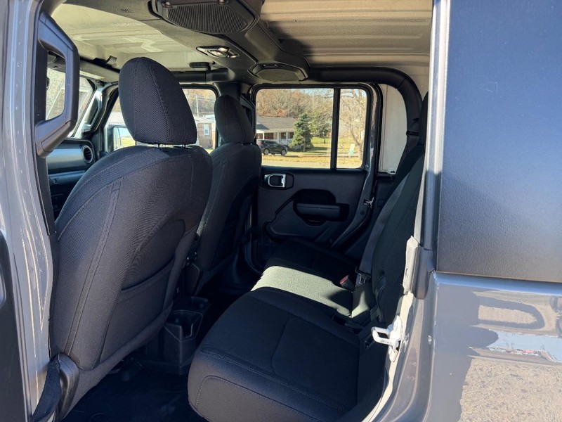 Jeep Gladiator Vehicle Image 07