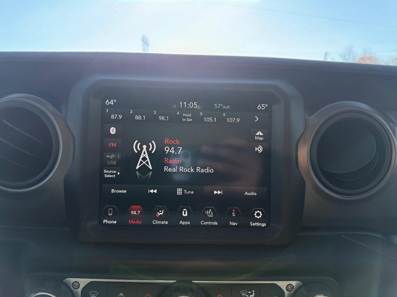 Jeep Gladiator Vehicle Image 12