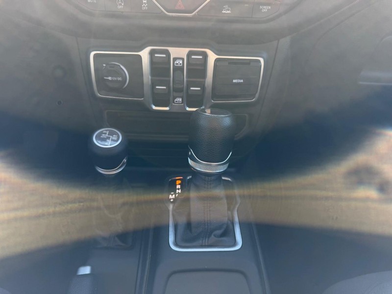 Jeep Gladiator Vehicle Image 14