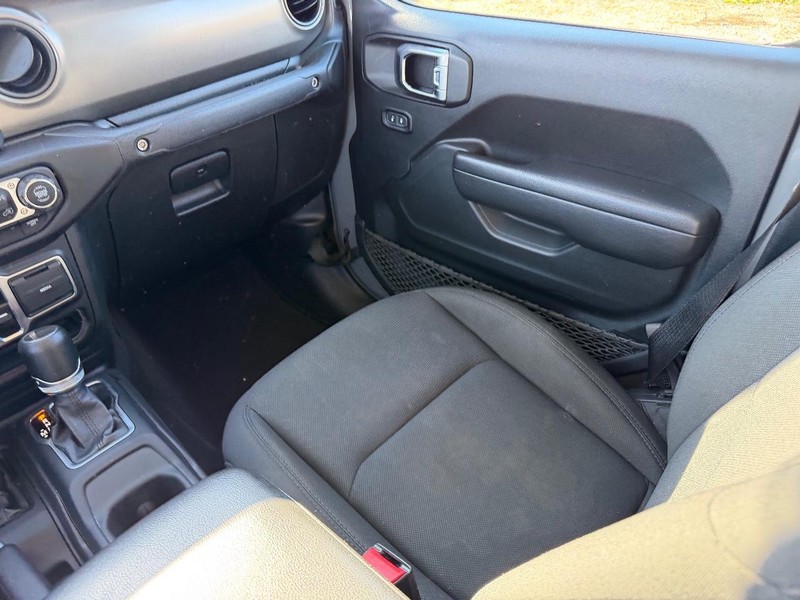 Jeep Gladiator Vehicle Image 15