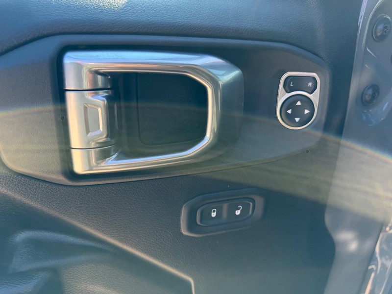 Jeep Gladiator Vehicle Image 16