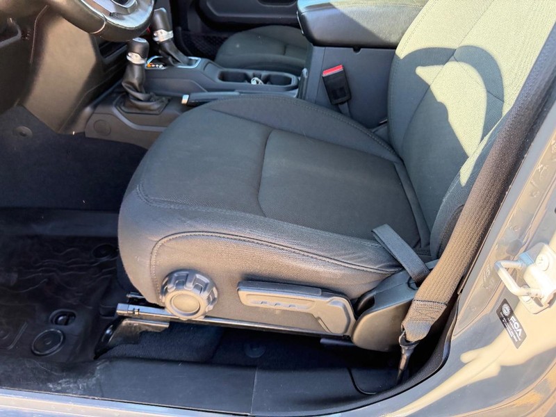 Jeep Gladiator Vehicle Image 17