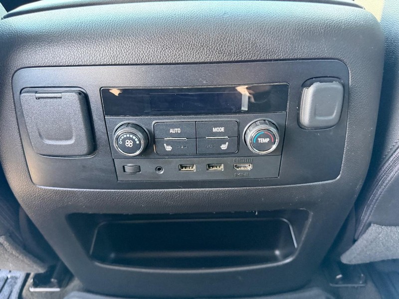 Chevrolet Tahoe Vehicle Image 10