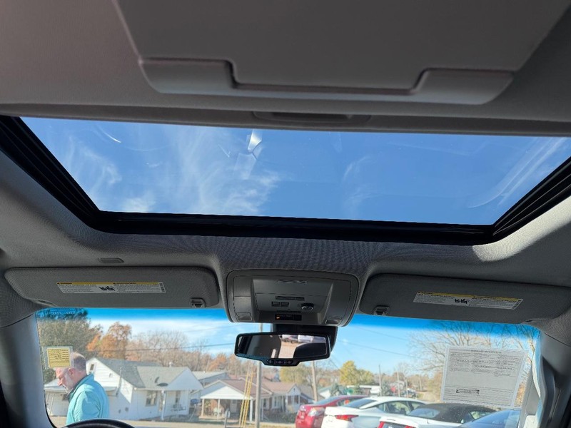 Chevrolet Tahoe Vehicle Image 12