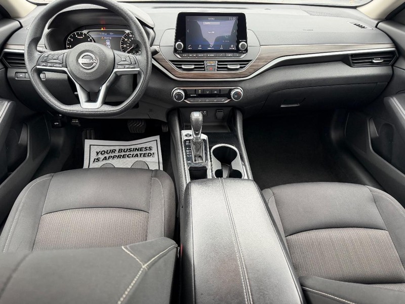 2024 Nissan Altima 2.5 SV photo 3