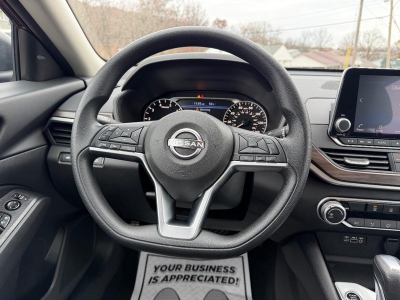 2024 Nissan Altima 2.5 SV photo 4