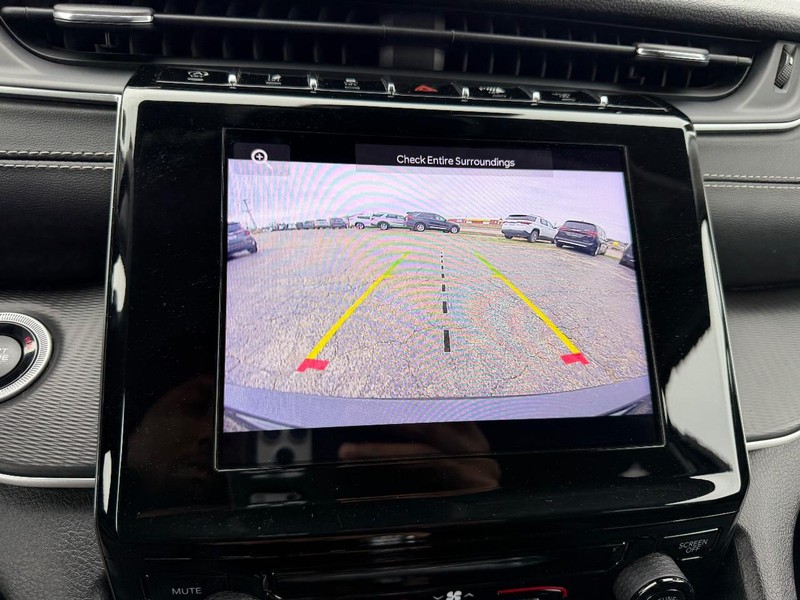 Jeep Grand Cherokee L Vehicle Image 21