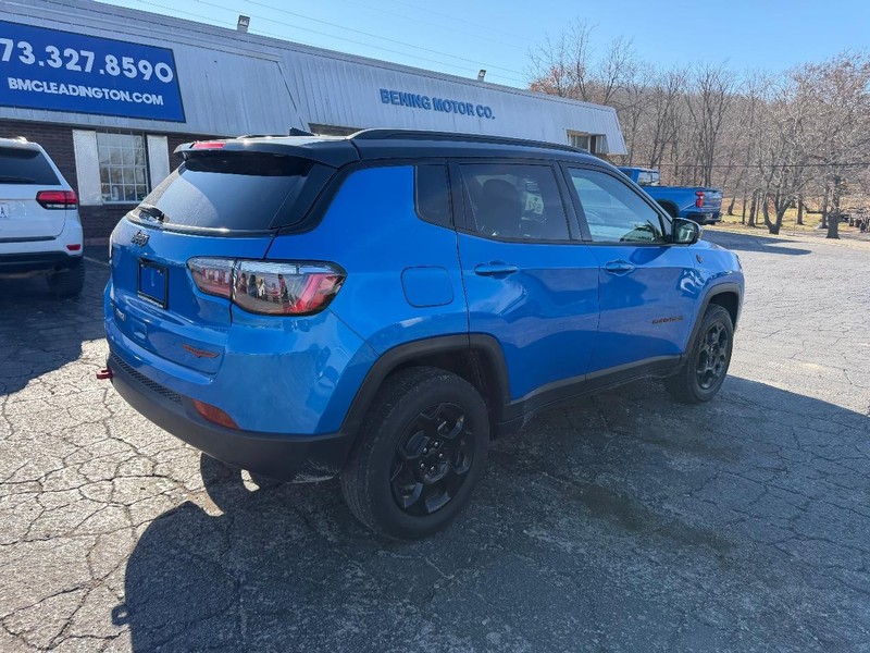 Jeep Compass Vehicle Full-screen Gallery Image 03