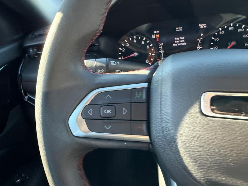 Jeep Compass Vehicle Full-screen Gallery Image 10