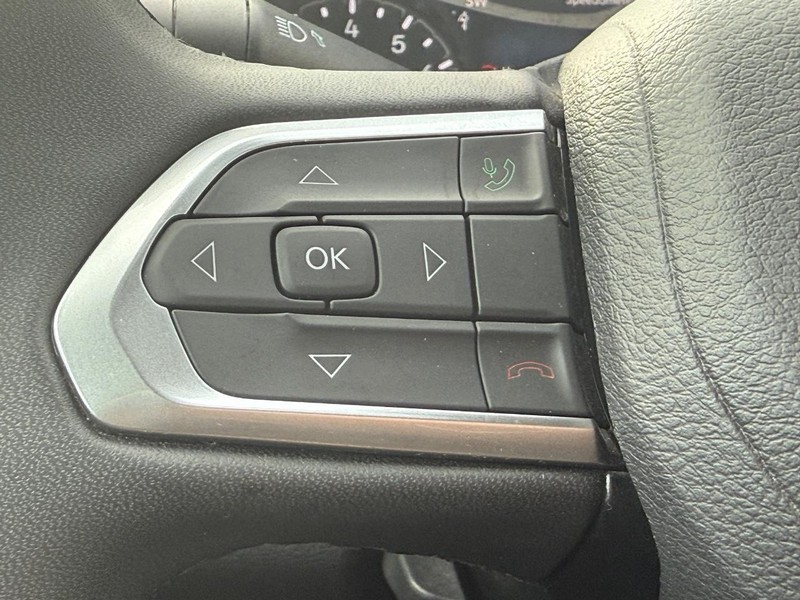 Jeep Compass Vehicle Image 13