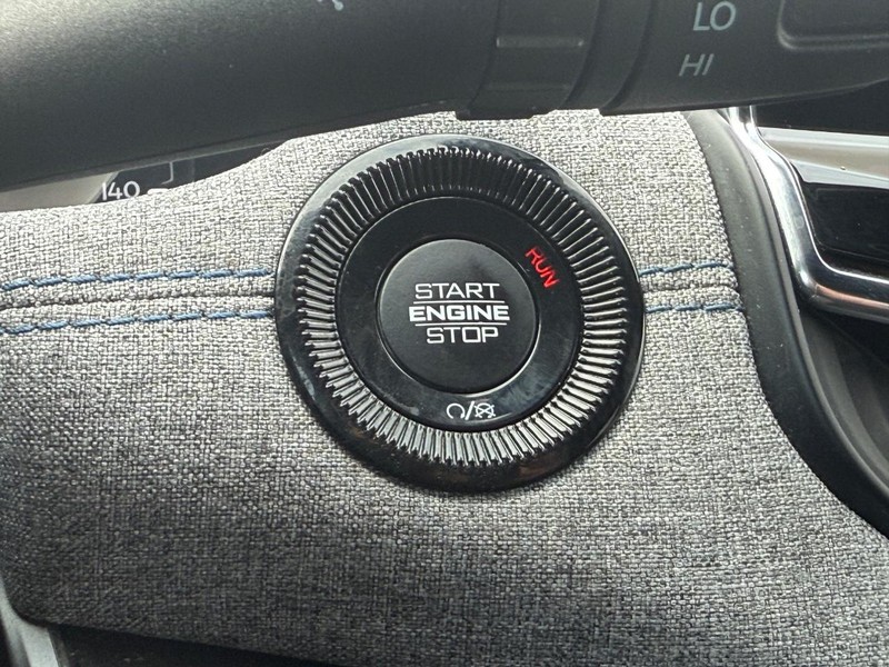 Jeep Compass Vehicle Image 15