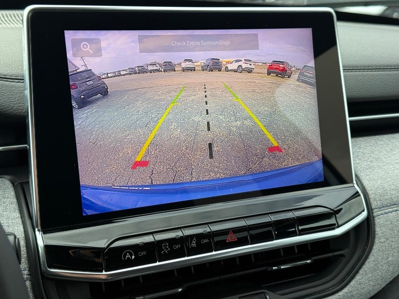 Jeep Compass Vehicle Image 18