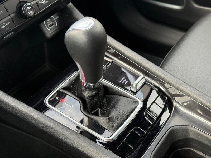 Jeep Compass Vehicle Image 20