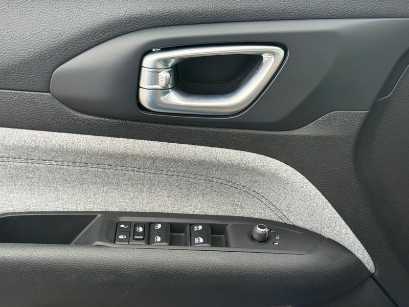 Jeep Compass Vehicle Image 23