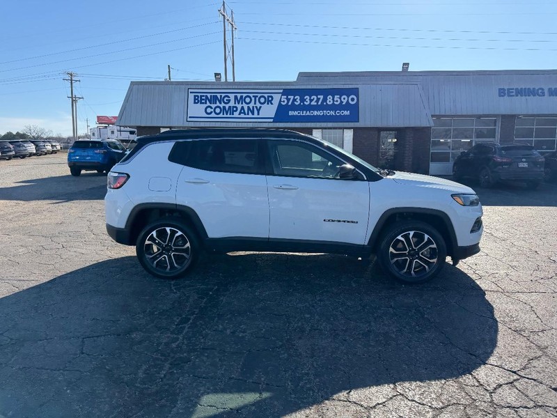 Jeep Compass Vehicle Image 02