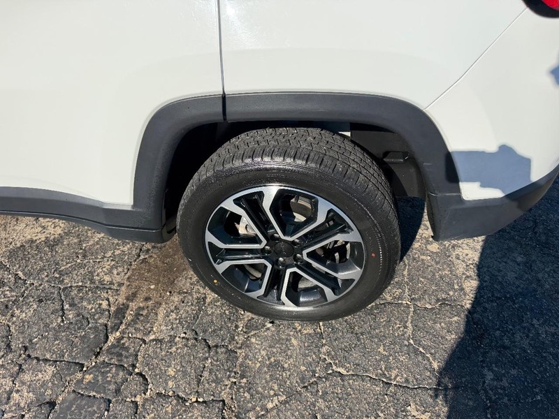 Jeep Compass Vehicle Image 06