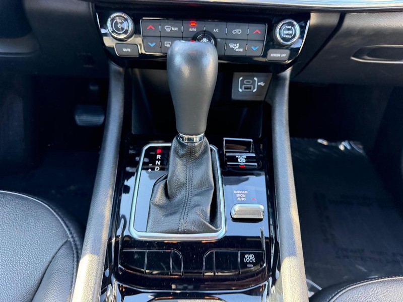 Jeep Compass Vehicle Image 14