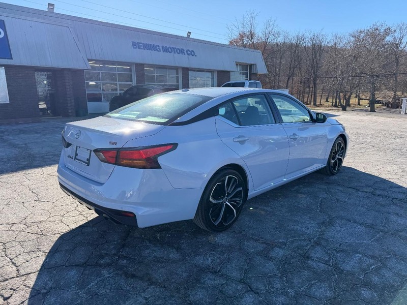 Undefined   Vehicle Image 03