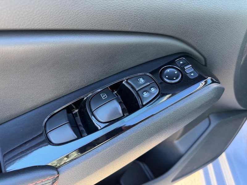 Undefined   Vehicle Image 15