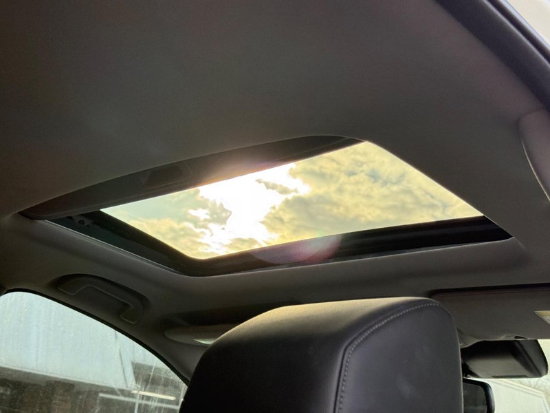 Honda CR-V Vehicle Image 11