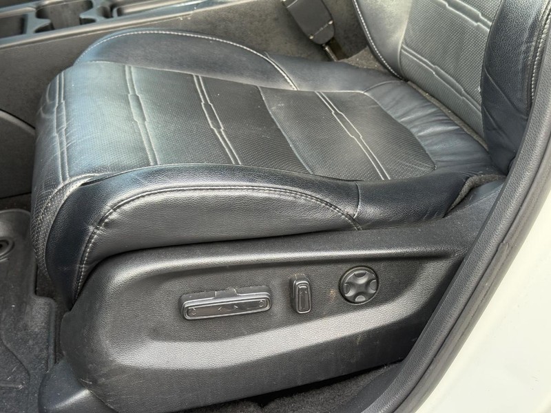 Honda CR-V Vehicle Image 24