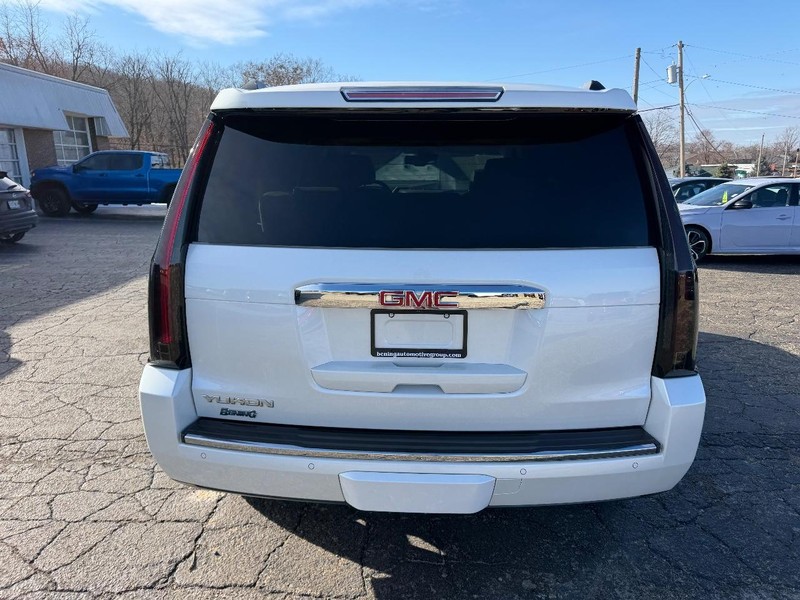 GMC Yukon Vehicle Image 04