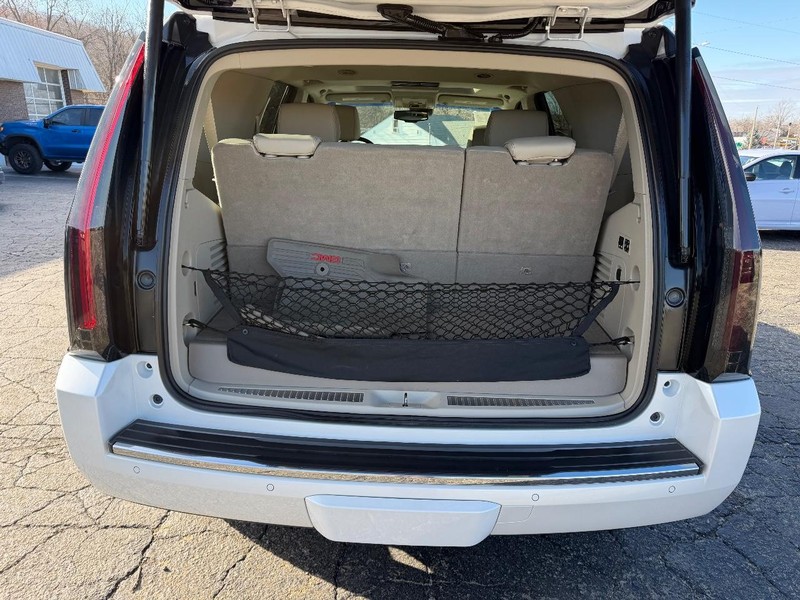 GMC Yukon Vehicle Image 05