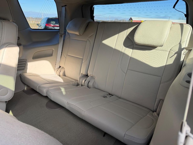GMC Yukon Vehicle Image 09