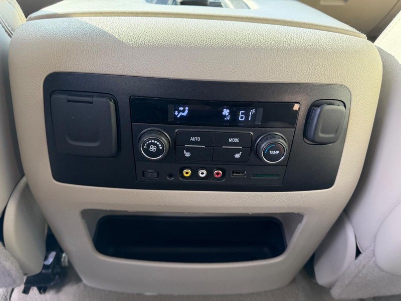 GMC Yukon Vehicle Image 11