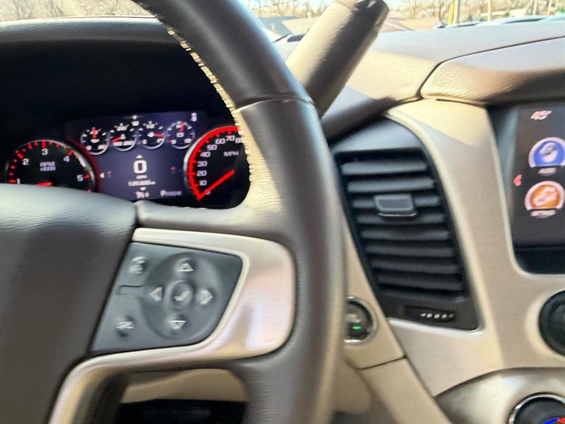 GMC Yukon Vehicle Image 17