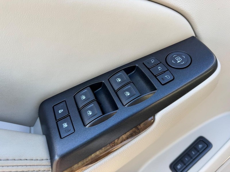 GMC Yukon Vehicle Image 21