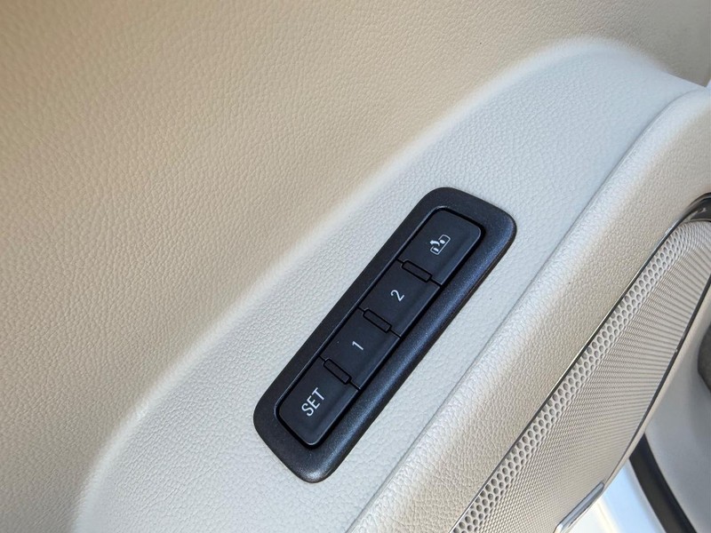 GMC Yukon Vehicle Image 22