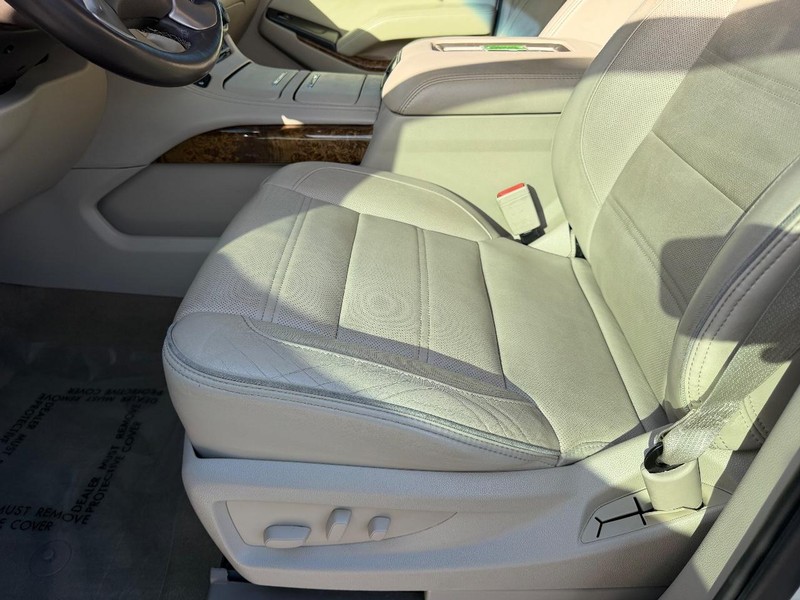 GMC Yukon Vehicle Image 23