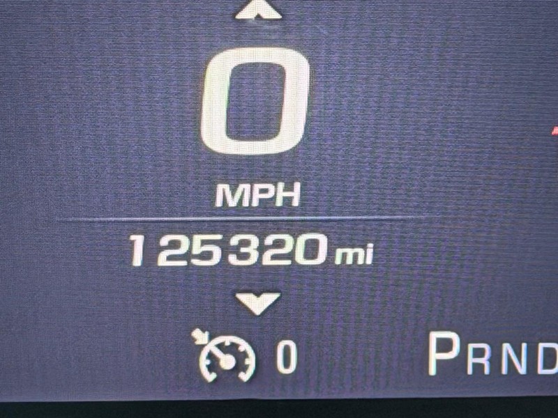 GMC Yukon Vehicle Image 24