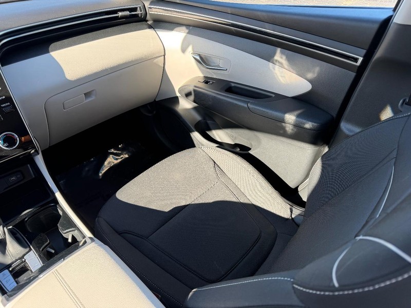 Hyundai Tucson Vehicle Image 15