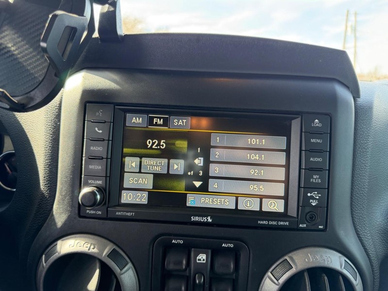 Jeep Wrangler Unlimited Vehicle Image 12