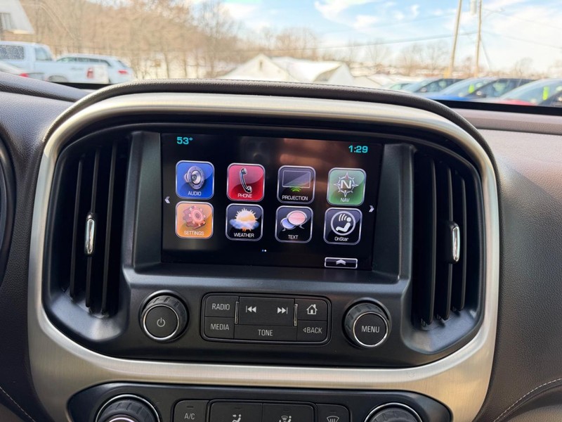 GMC Canyon Vehicle Image 12